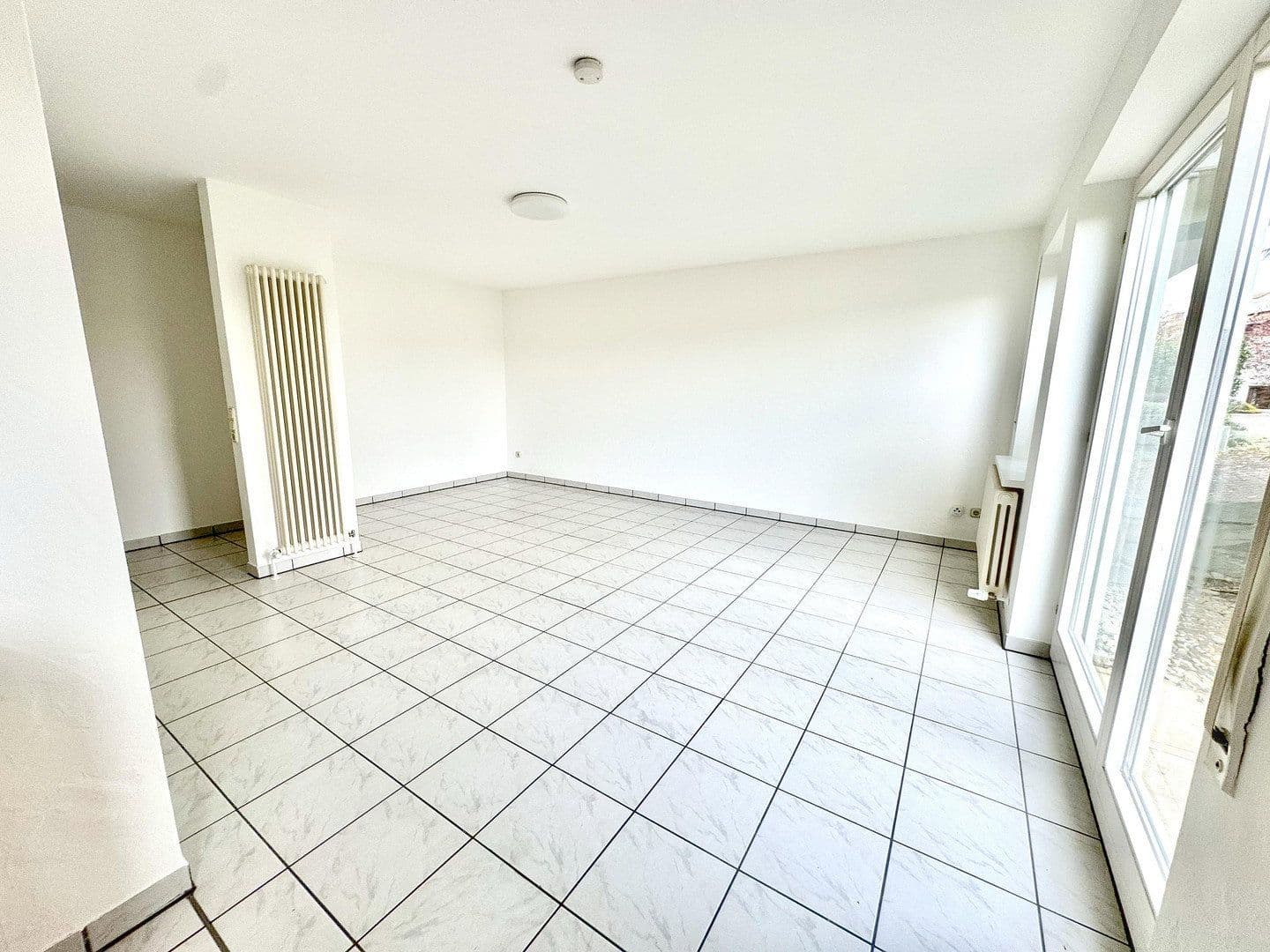 Pronájem bytu 1+1 40 m², Aidlingen, Bádensko-Württembersko Pronájem bytu 1+1 40 m², Aidlingen, Bádensko-Württembersko