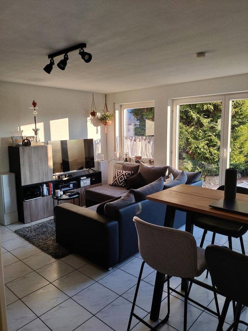 Pronájem bytu 1+1 40 m², Aidlingen, Bádensko-Württembersko Pronájem bytu 1+1 40 m², Aidlingen, Bádensko-Württembersko