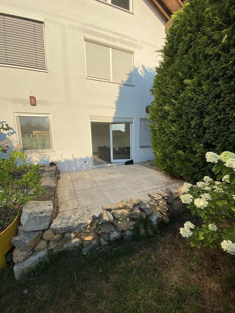 Pronájem bytu 1+1 40 m², Aidlingen, Bádensko-Württembersko Pronájem bytu 1+1 40 m², Aidlingen, Bádensko-Württembersko