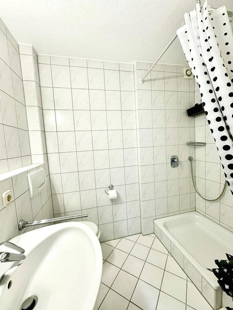 Pronájem bytu 1+1 40 m², Aidlingen, Bádensko-Württembersko Pronájem bytu 1+1 40 m², Aidlingen, Bádensko-Württembersko