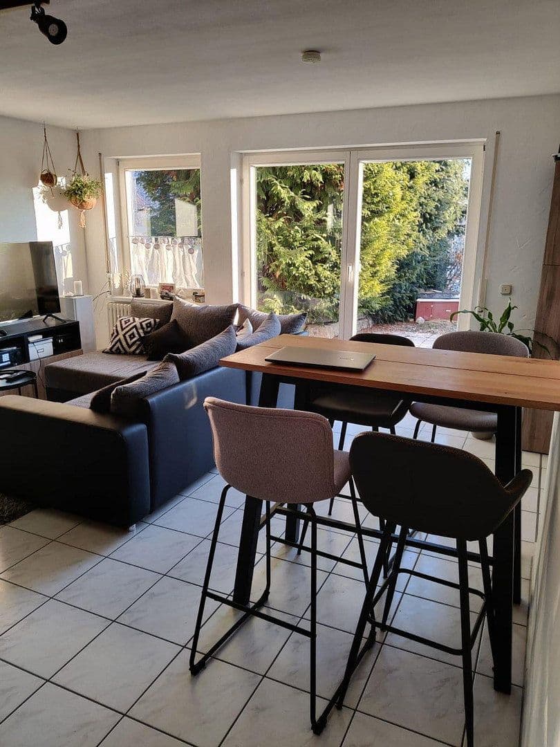 Pronájem bytu 1+1 40 m², Aidlingen, Bádensko-Württembersko Pronájem bytu 1+1 40 m², Aidlingen, Bádensko-Württembersko