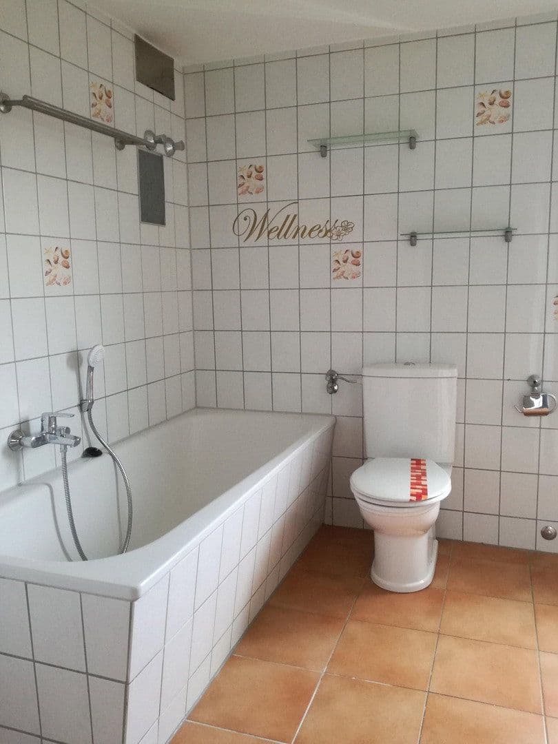 Pronájem bytu 4+1 91 m², Westerwaldstraße 5, Limburg an der Lahn, Hessen Pronájem bytu 4+1 91 m², Westerwaldstraße 5, Limburg an der Lahn, Hessen