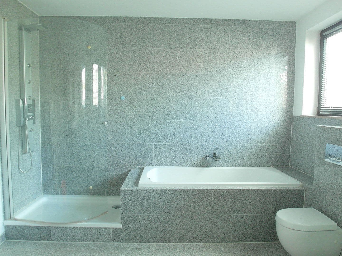 Pronájem bytu 5+1 174 m², Neusser Straße 26b, Meerbusch, Severní Porýní-Vestfálsko Pronájem bytu 5+1 174 m², Neusser Straße 26b, Meerbusch, Severní Porýní-Vestfálsko