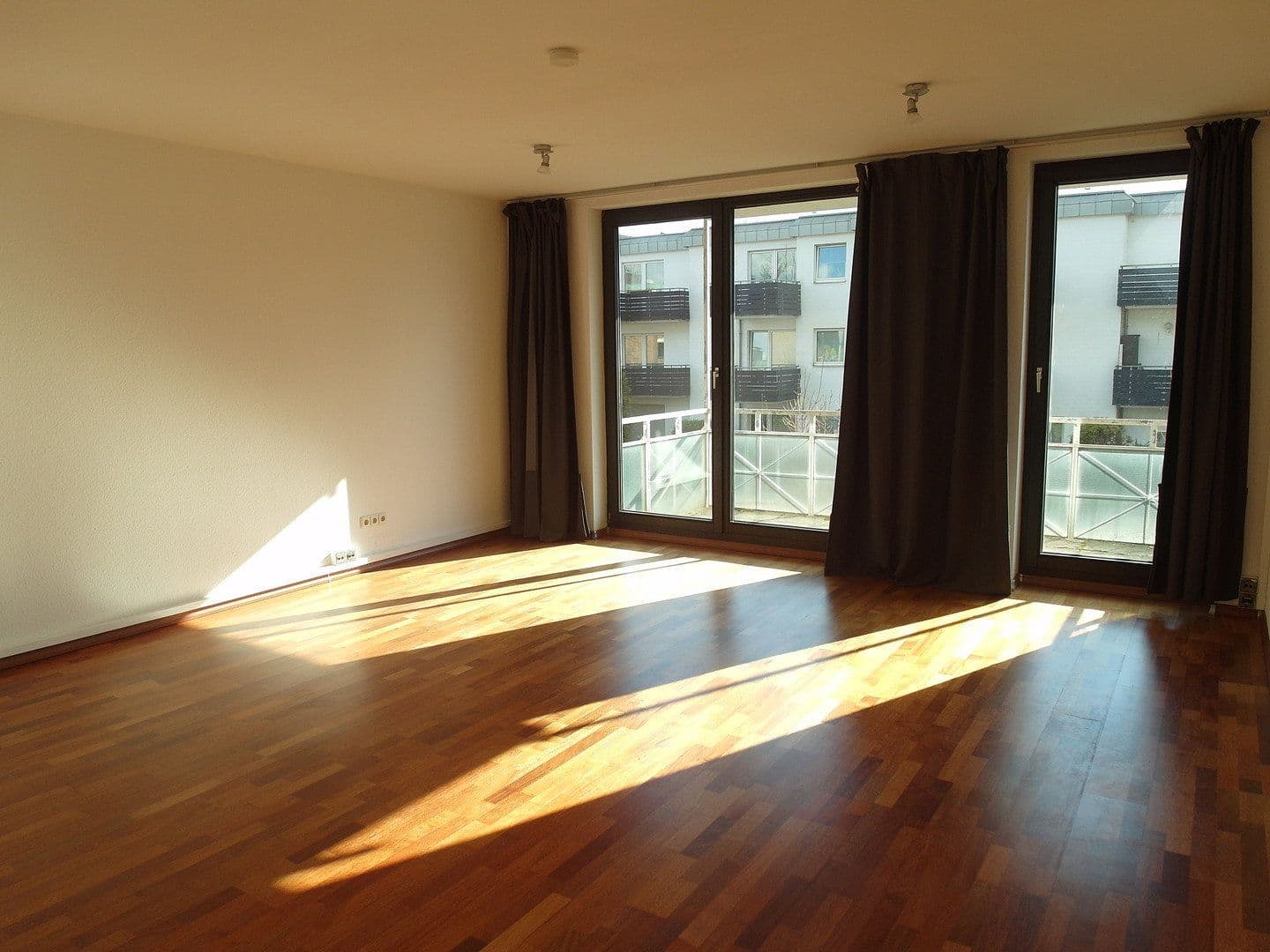 Pronájem bytu 5+1 174 m², Neusser Straße 26b, Meerbusch, Severní Porýní-Vestfálsko Pronájem bytu 5+1 174 m², Neusser Straße 26b, Meerbusch, Severní Porýní-Vestfálsko