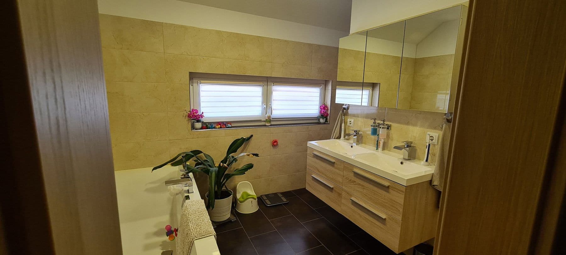 Prodej domu 127 m², pozemek 235 m², Adalbert-Stifter-Weg 2a, Markt Schwaben, Bavorsko Prodej domu 127 m², pozemek 235 m², Adalbert-Stifter-Weg 2a, Markt Schwaben, Bavorsko