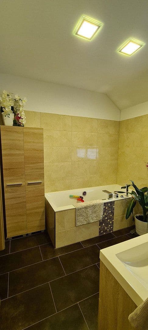 Prodej domu 127 m², pozemek 235 m², Adalbert-Stifter-Weg 2a, Markt Schwaben, Bavorsko Prodej domu 127 m², pozemek 235 m², Adalbert-Stifter-Weg 2a, Markt Schwaben, Bavorsko