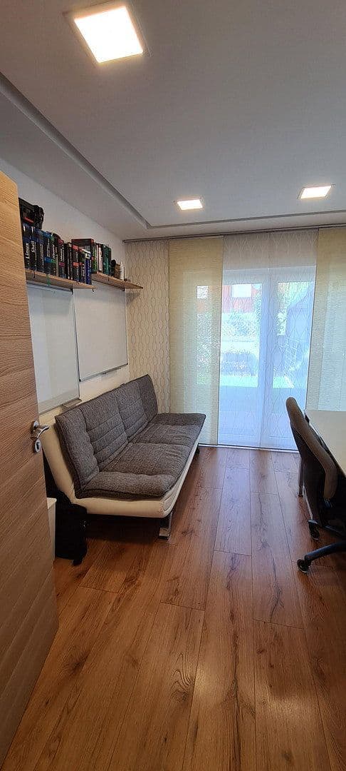 Prodej domu 127 m², pozemek 235 m², Adalbert-Stifter-Weg 2a, Markt Schwaben, Bavorsko Prodej domu 127 m², pozemek 235 m², Adalbert-Stifter-Weg 2a, Markt Schwaben, Bavorsko