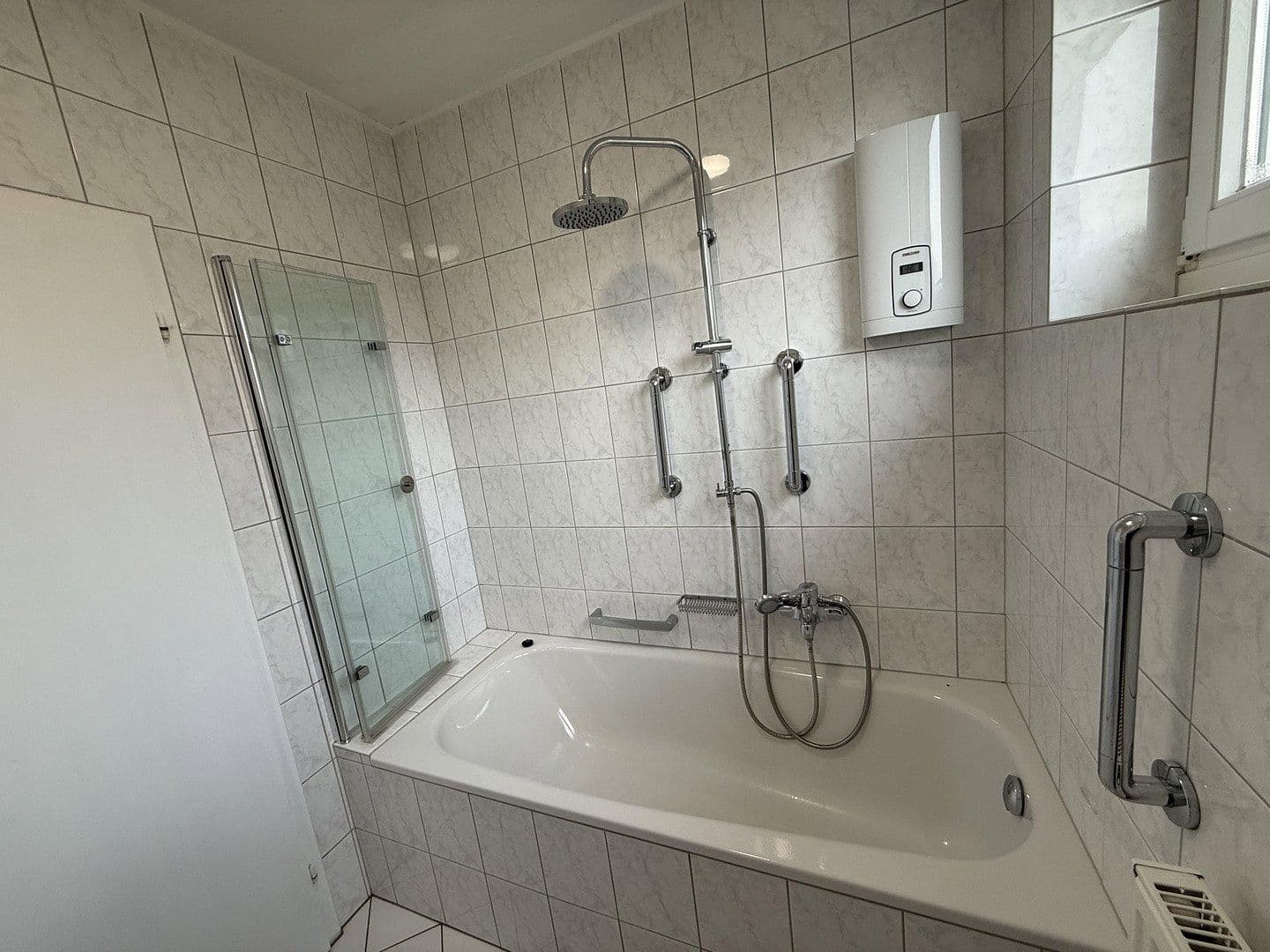 Pronájem bytu 3+1 96 m², Virchowstrasse 17, Siegen, Severní Porýní-Vestfálsko Pronájem bytu 3+1 96 m², Virchowstrasse 17, Siegen, Severní Porýní-Vestfálsko