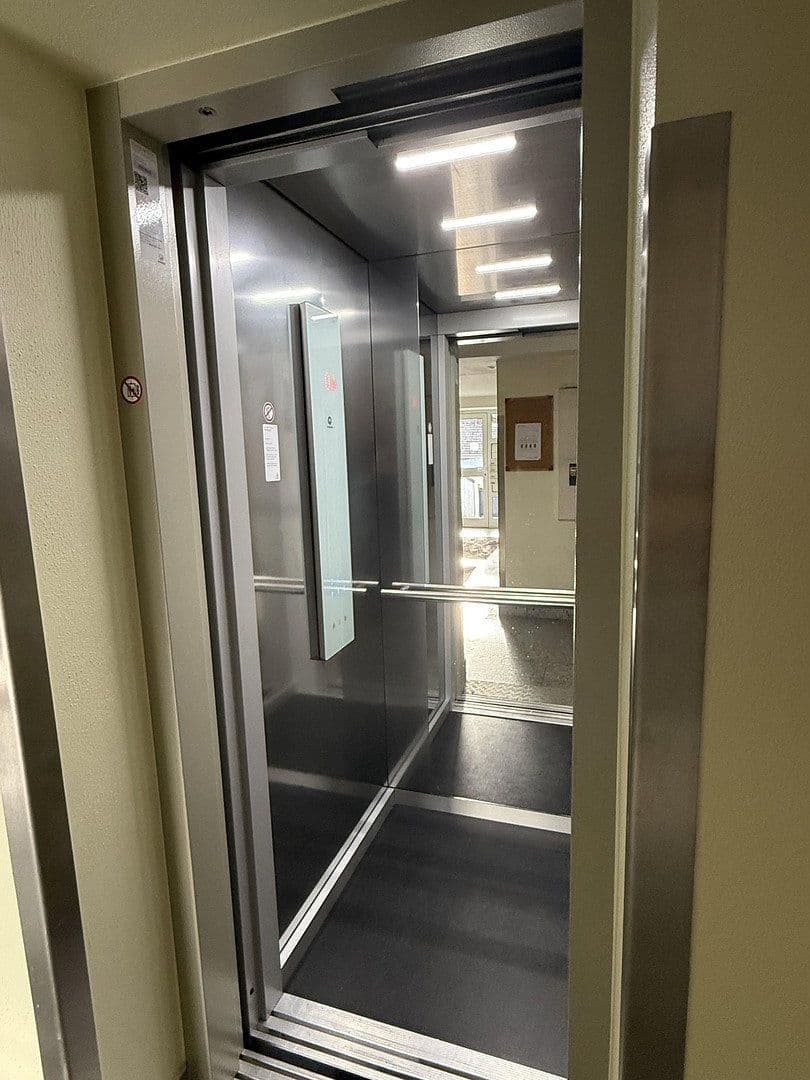 Pronájem bytu 3+1 96 m², Virchowstrasse 17, Siegen, Severní Porýní-Vestfálsko Pronájem bytu 3+1 96 m², Virchowstrasse 17, Siegen, Severní Porýní-Vestfálsko