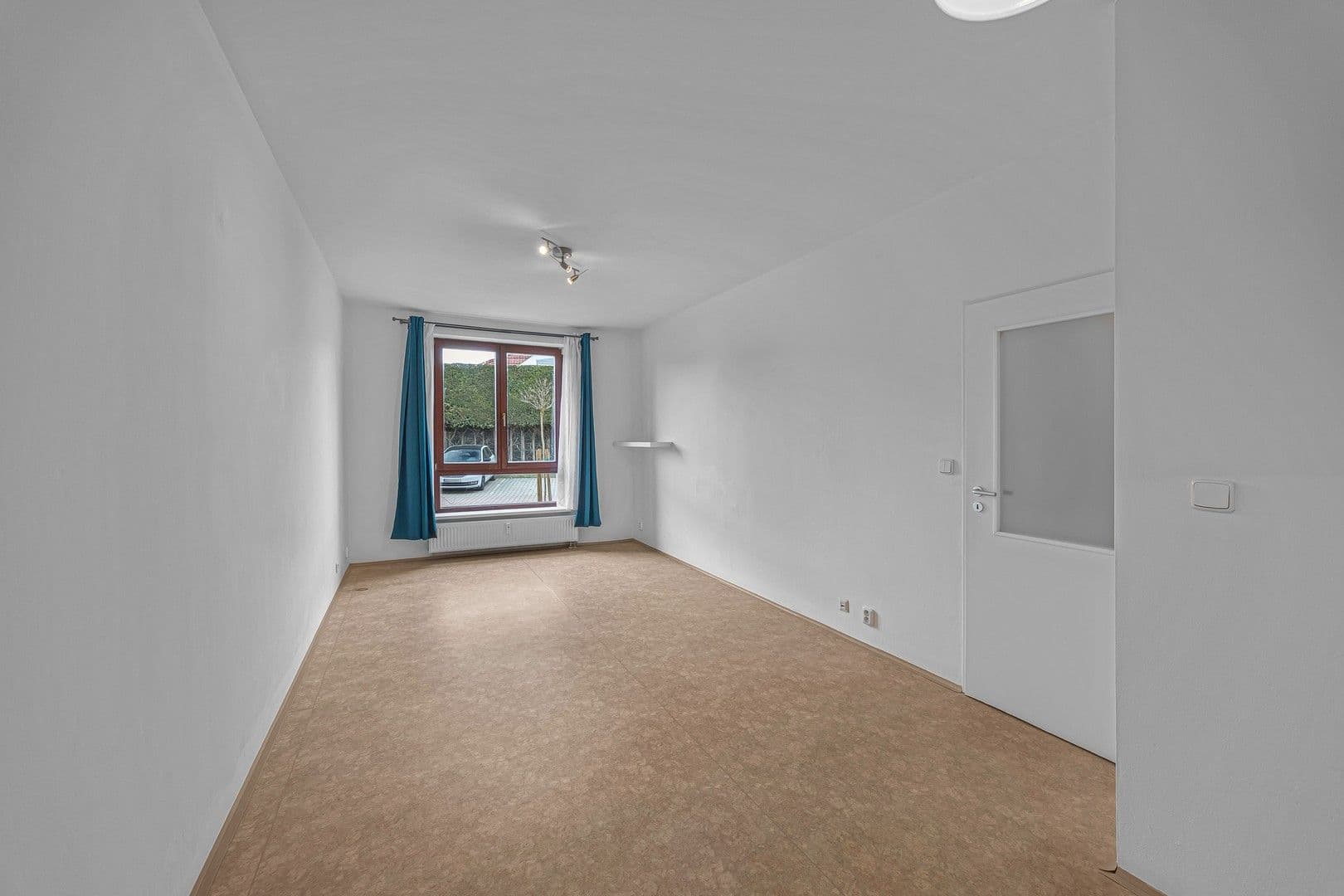 Pronájem bytu 2+kk 42 m², Jarní, Hostivice, Středočeský kraj Pronájem bytu 2+kk 42 m², Jarní, Hostivice, Středočeský kraj