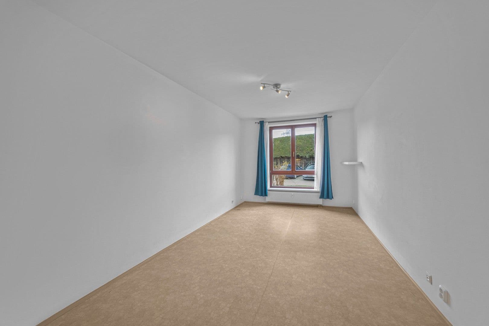 Pronájem bytu 2+kk 42 m², Jarní, Hostivice, Středočeský kraj Pronájem bytu 2+kk 42 m², Jarní, Hostivice, Středočeský kraj