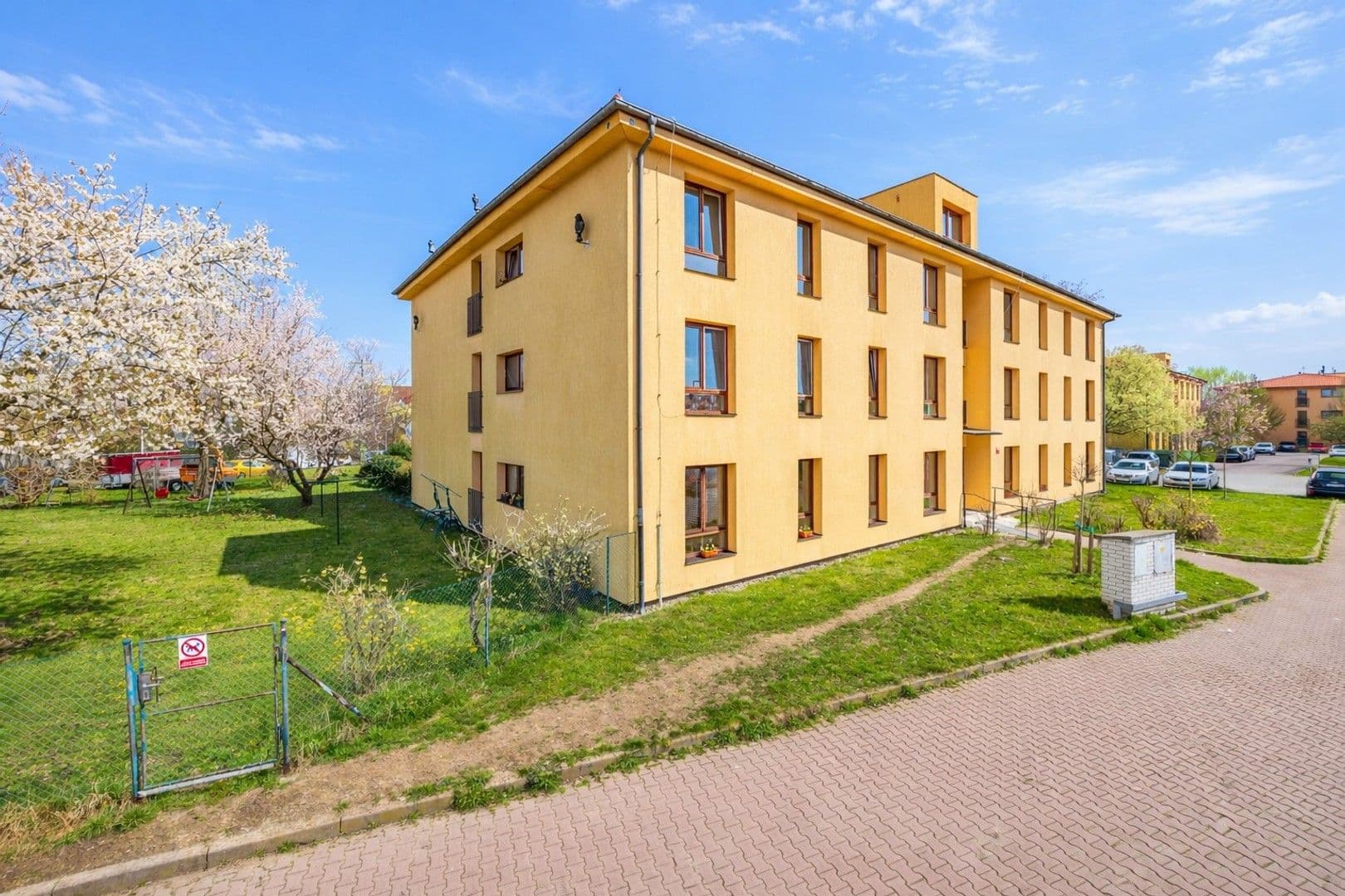 Pronájem bytu 2+kk 42 m², Jarní, Hostivice, Středočeský kraj Pronájem bytu 2+kk 42 m², Jarní, Hostivice, Středočeský kraj
