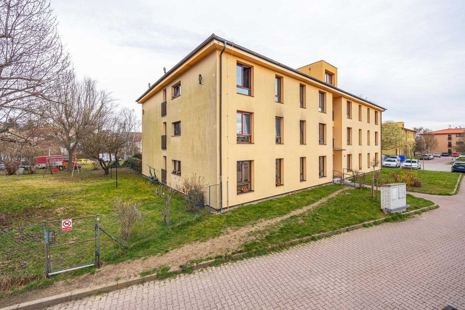 Pronájem bytu 2+kk 42 m², Jarní, Hostivice, Středočeský kraj Pronájem bytu 2+kk 42 m², Jarní, Hostivice, Středočeský kraj