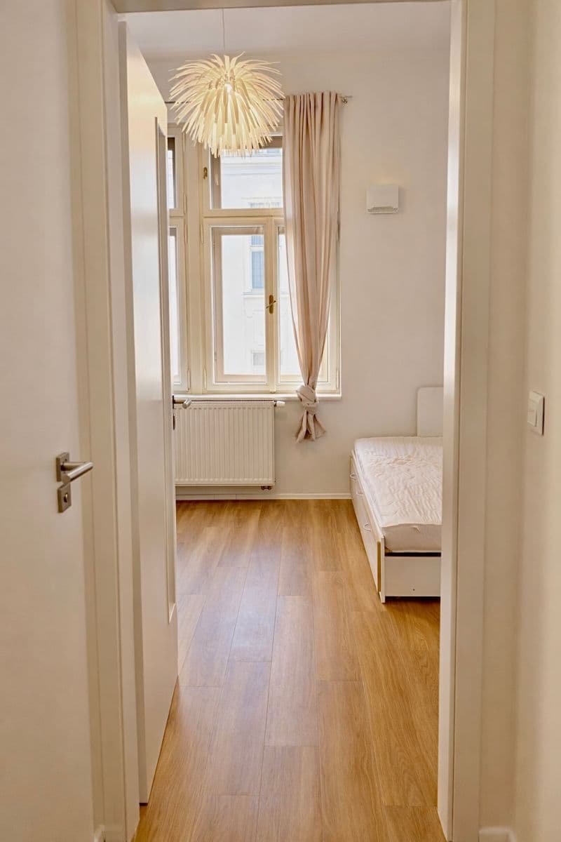 Pronájem bytu 1+kk 24 m², Staropramenná, Praha, Praha Pronájem bytu 1+kk 24 m², Staropramenná, Praha, Praha