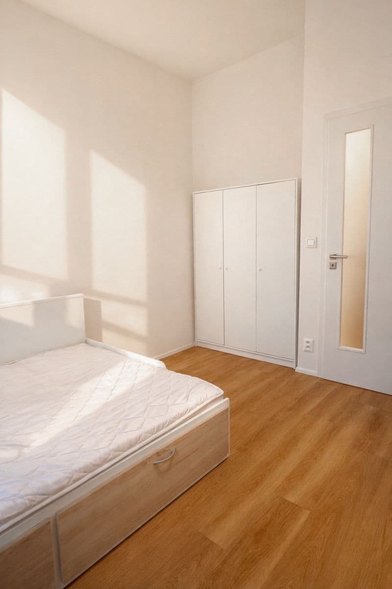 Pronájem bytu 1+kk 24 m², Staropramenná, Praha, Praha Pronájem bytu 1+kk 24 m², Staropramenná, Praha, Praha