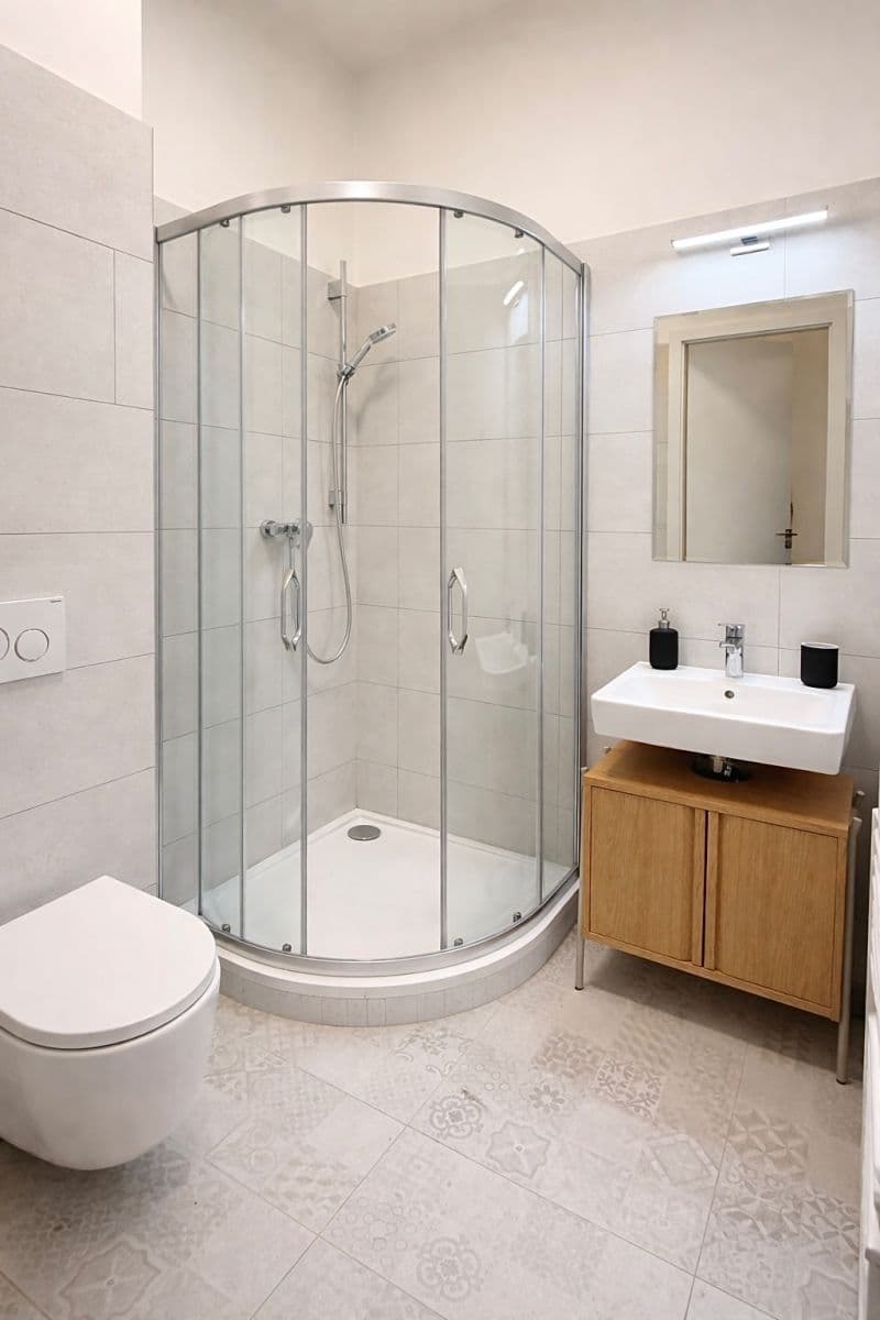 Pronájem bytu 1+kk 24 m², Staropramenná, Praha, Praha Pronájem bytu 1+kk 24 m², Staropramenná, Praha, Praha