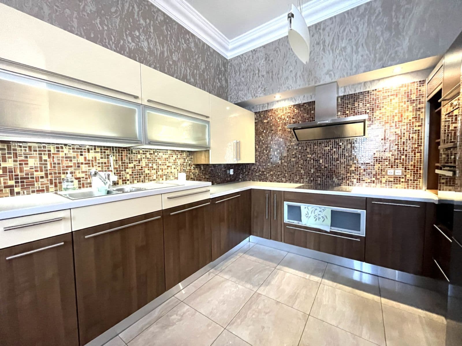 Pronájem bytu 3+kk 98 m², Puškinovo náměstí, Praha, Praha Pronájem bytu 3+kk 98 m², Puškinovo náměstí, Praha, Praha