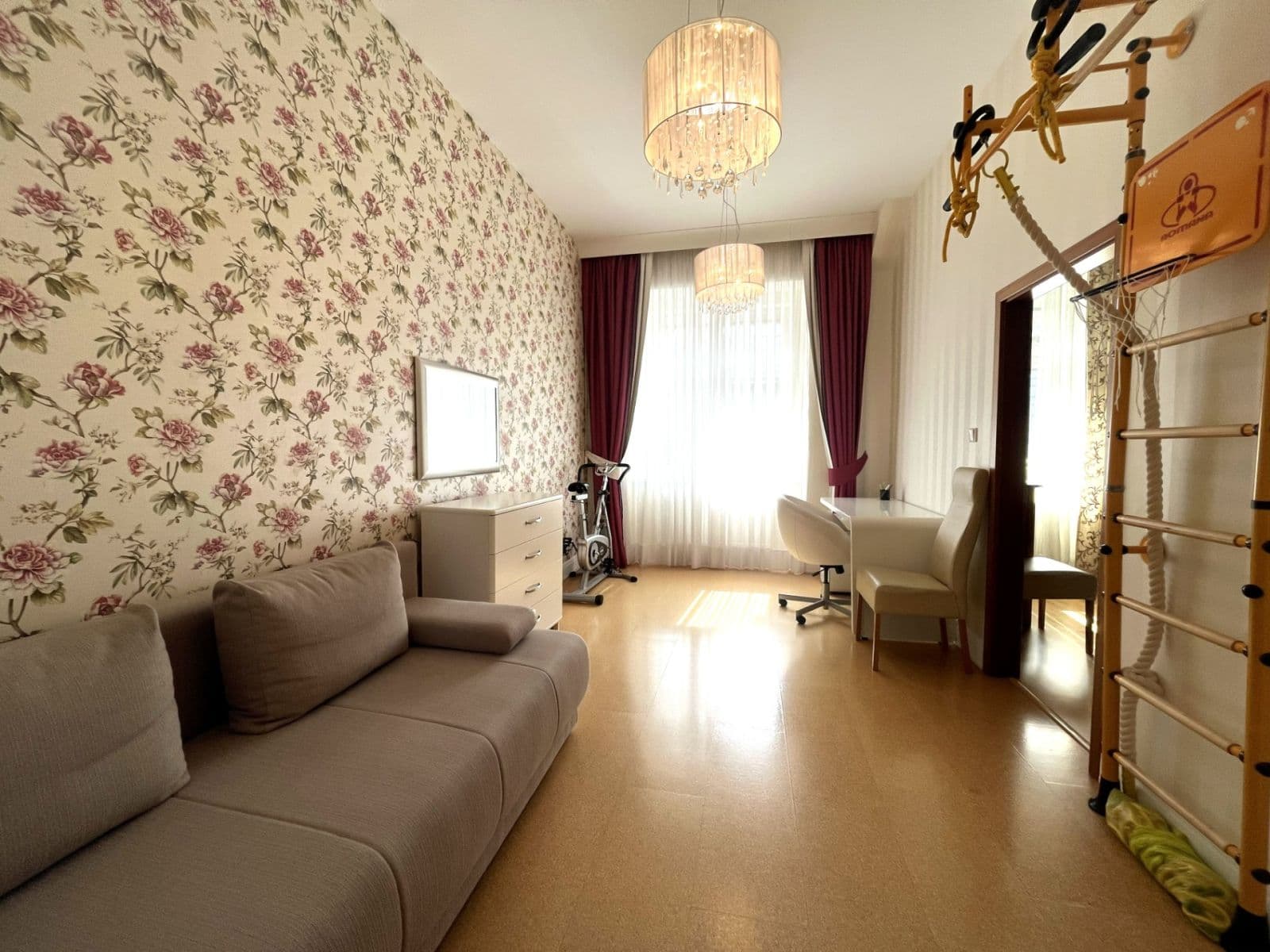 Pronájem bytu 3+kk 98 m², Puškinovo náměstí, Praha, Praha Pronájem bytu 3+kk 98 m², Puškinovo náměstí, Praha, Praha