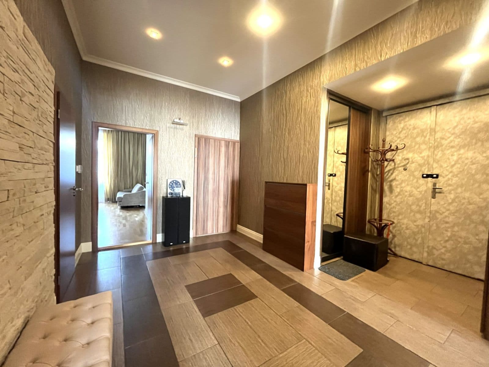 Pronájem bytu 3+kk 98 m², Puškinovo náměstí, Praha, Praha Pronájem bytu 3+kk 98 m², Puškinovo náměstí, Praha, Praha