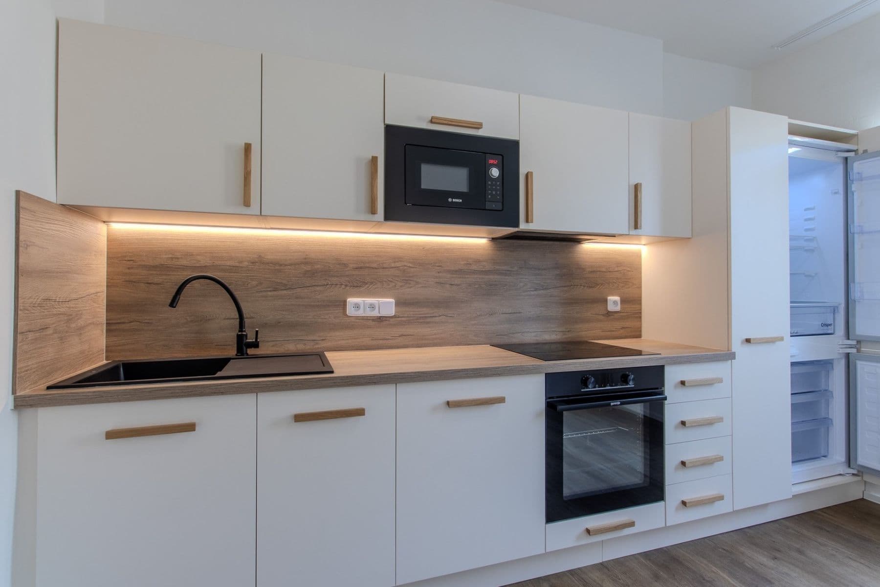 Pronájem bytu 2+1 68 m², Herálecká IV, Praha, Praha Pronájem bytu 2+1 68 m², Herálecká IV, Praha, Praha