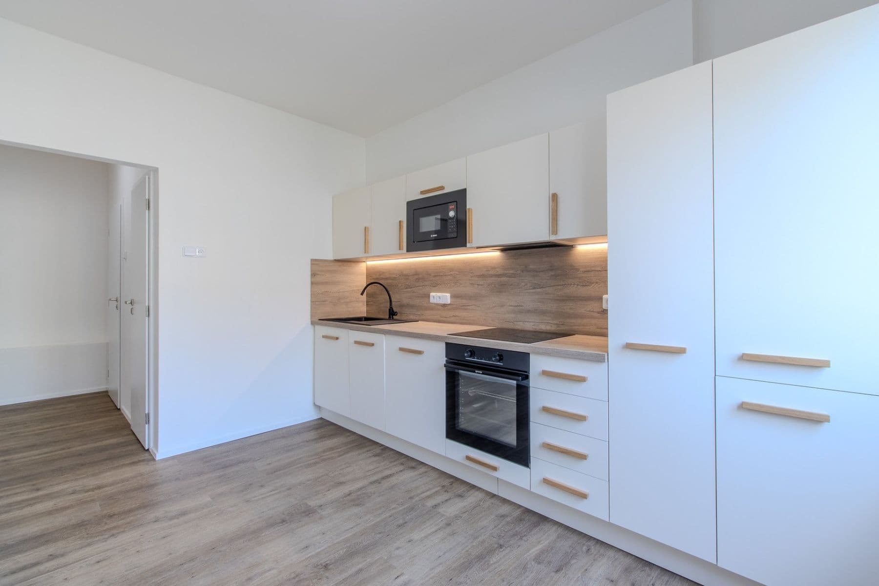 Pronájem bytu 2+1 68 m², Herálecká IV, Praha, Praha Pronájem bytu 2+1 68 m², Herálecká IV, Praha, Praha