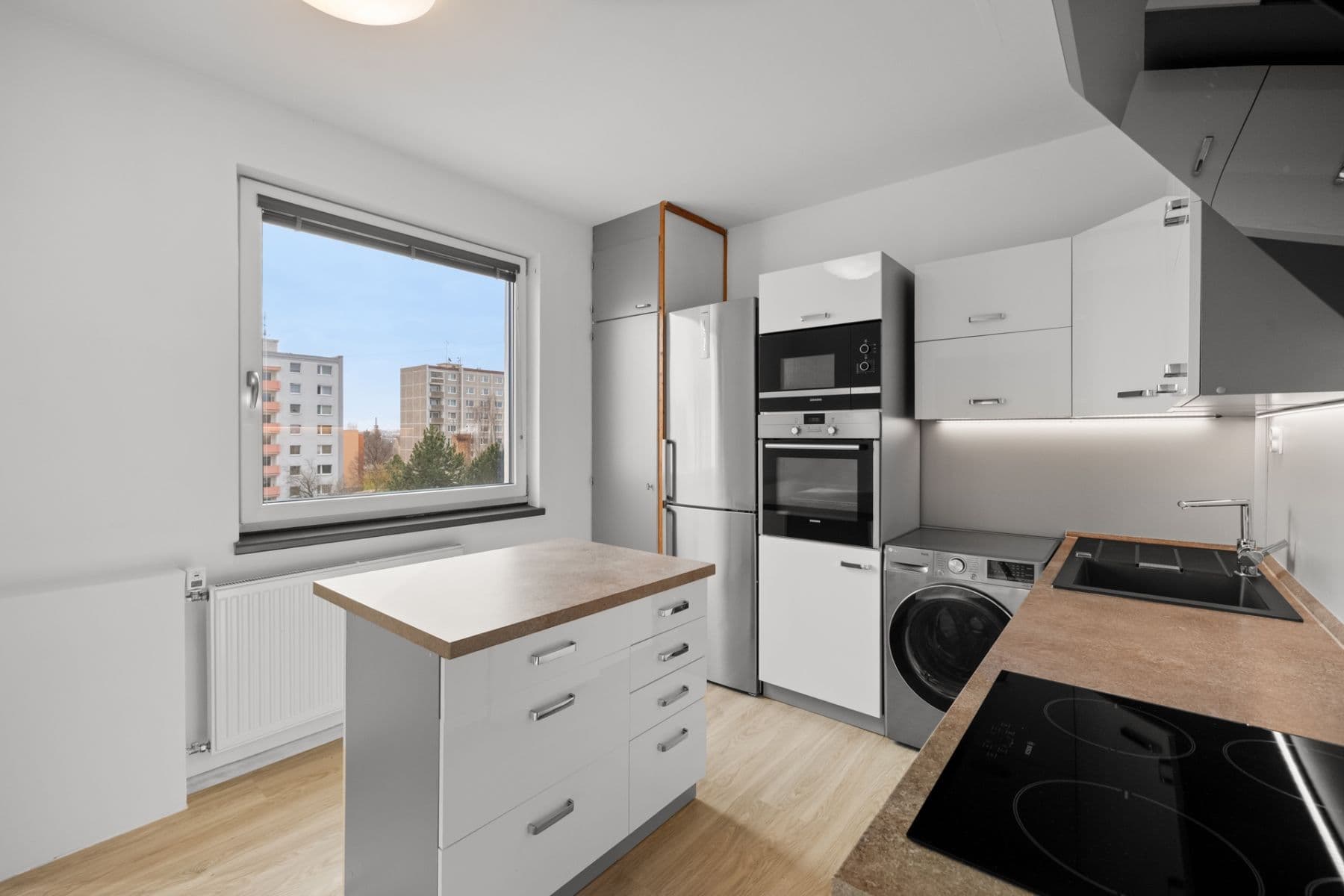 Prodej bytu 4+1 78 m², Cyrila Boudy, Slaný, Středočeský kraj Prodej bytu 4+1 78 m², Cyrila Boudy, Slaný, Středočeský kraj