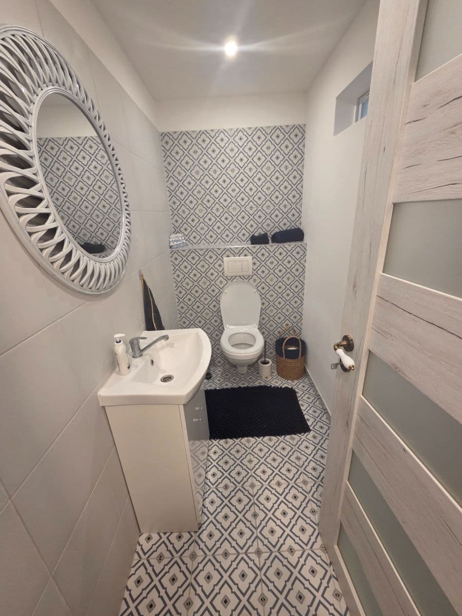 Pronájem chaty, chalupy 42 m², pozemek 481 m², Pod Chybou, Zadní Třebaň, Středočeský kraj Pronájem chaty, chalupy 42 m², pozemek 481 m², Pod Chybou, Zadní Třebaň, Středočeský kraj