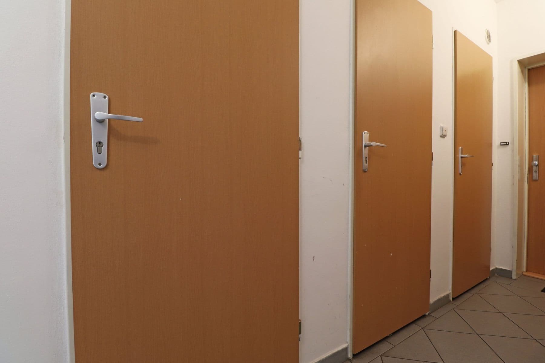 Pronájem bytu 1+kk 46 m², Mimoňská, Praha, Praha Pronájem bytu 1+kk 46 m², Mimoňská, Praha, Praha