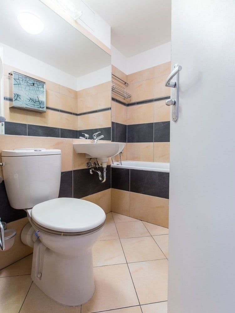 Pronájem bytu 1+kk 40 m², Skloněná, Praha, Praha Pronájem bytu 1+kk 40 m², Skloněná, Praha, Praha