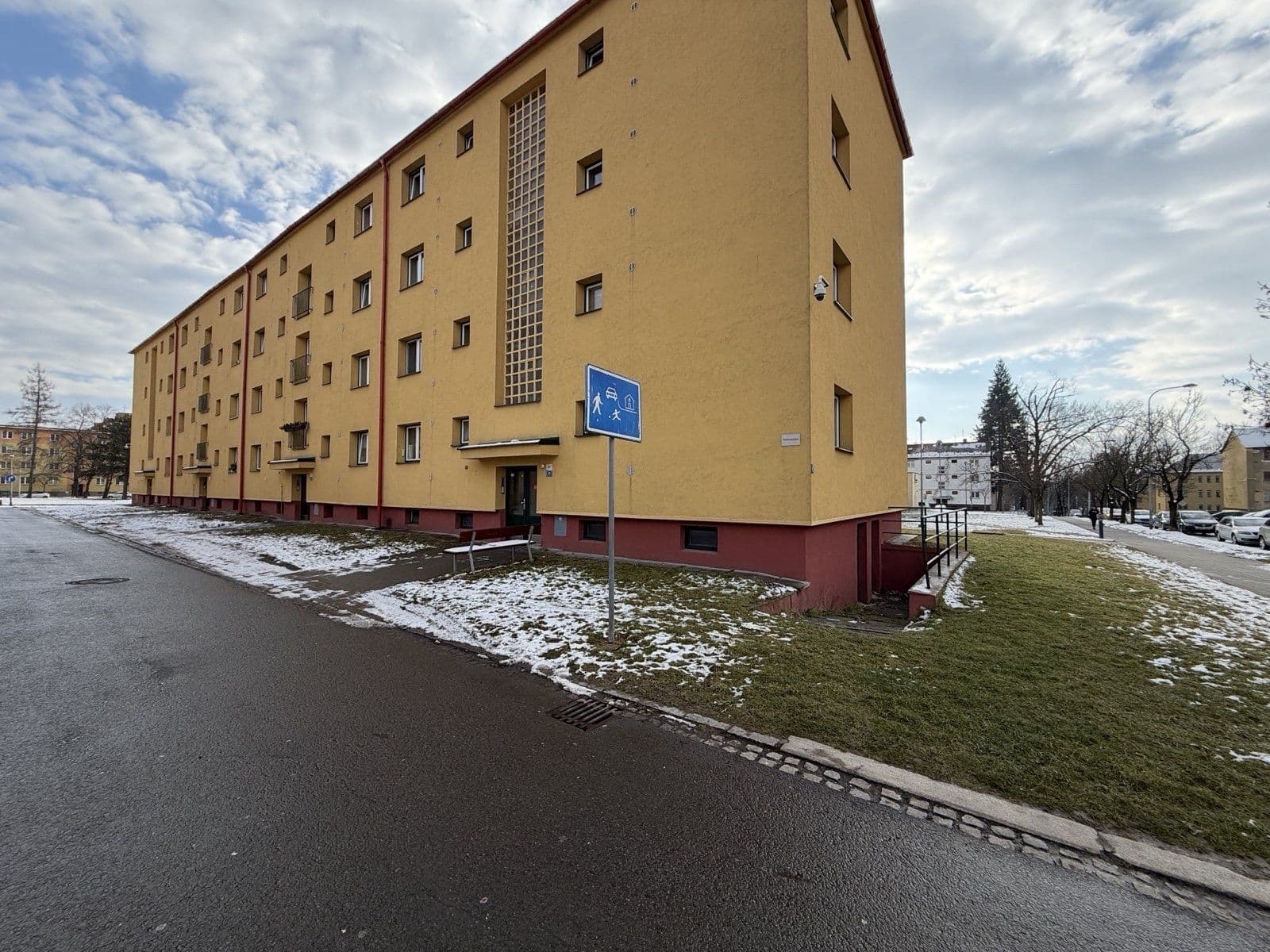 Pronájem bytu 1+1 35 m², Dělnická, Ostrava, Moravskoslezský kraj Pronájem bytu 1+1 35 m², Dělnická, Ostrava, Moravskoslezský kraj