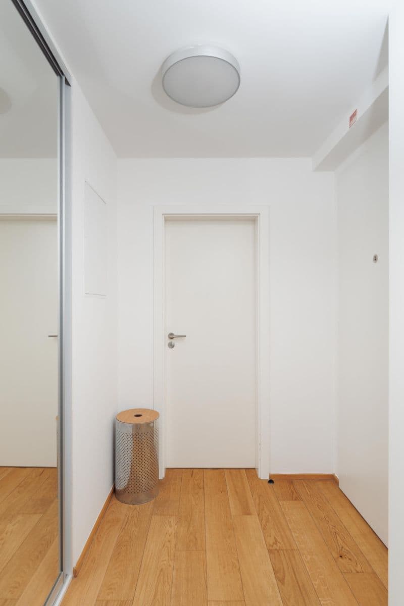 Pronájem bytu 2+kk 60 m², Šafaříkovy sady, Plzeň, Plzeňský kraj Pronájem bytu 2+kk 60 m², Šafaříkovy sady, Plzeň, Plzeňský kraj