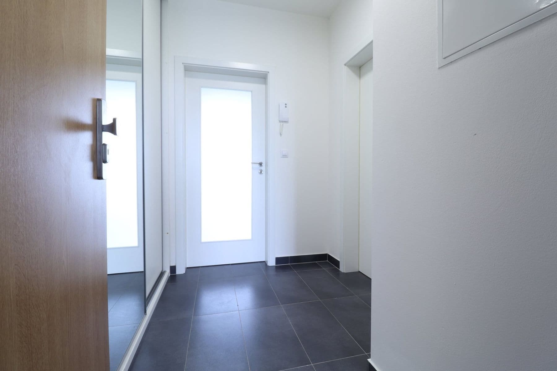 Pronájem bytu 1+kk 34 m², Modrého, Praha, Praha Pronájem bytu 1+kk 34 m², Modrého, Praha, Praha