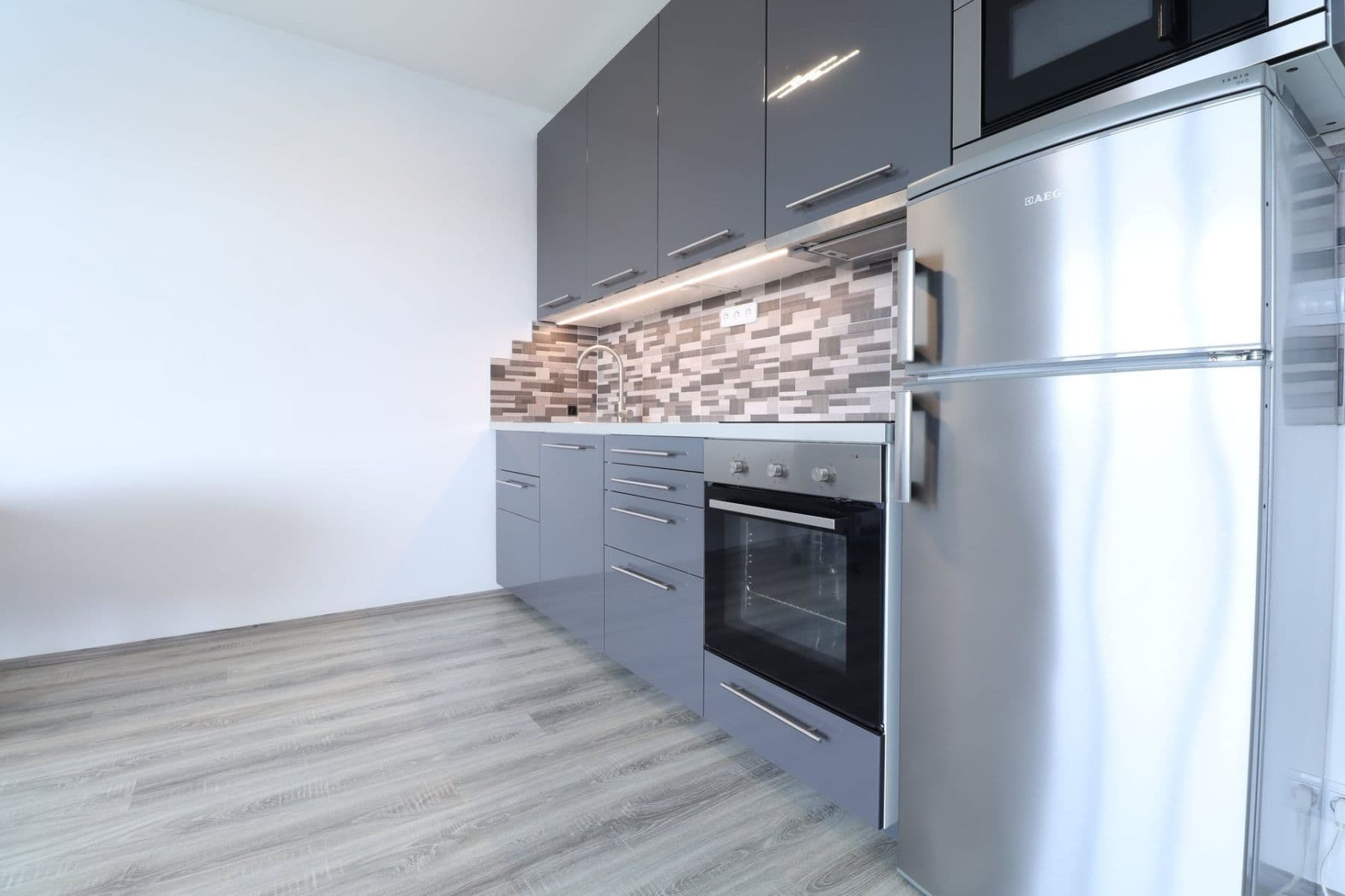 Pronájem bytu 1+kk 34 m², Modrého, Praha, Praha Pronájem bytu 1+kk 34 m², Modrého, Praha, Praha