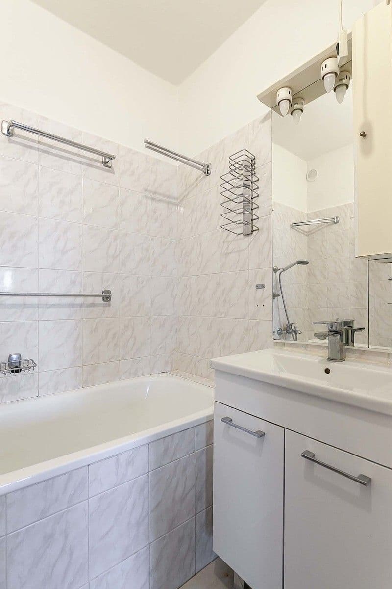 Prodej bytu 3+1 67 m², V Sadě, Vlašim, Středočeský kraj Prodej bytu 3+1 67 m², V Sadě, Vlašim, Středočeský kraj