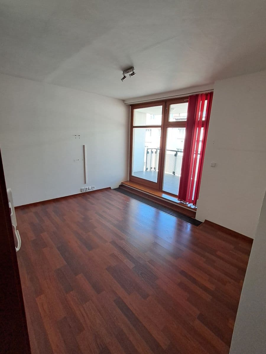 Pronájem bytu 2+kk 44 m², Hradecká, Praha, Praha Pronájem bytu 2+kk 44 m², Hradecká, Praha, Praha
