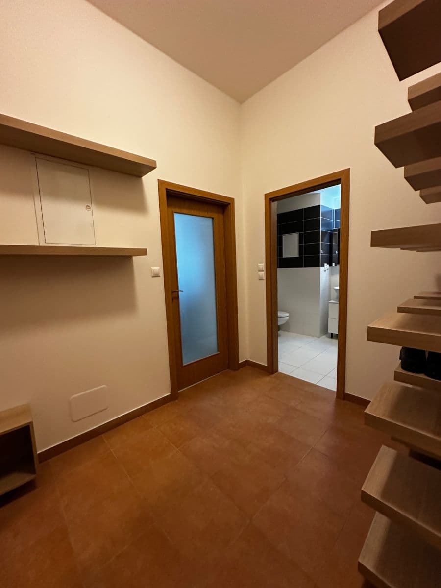 Pronájem bytu 1+kk 66 m², Březenská, Praha, Praha Pronájem bytu 1+kk 66 m², Březenská, Praha, Praha