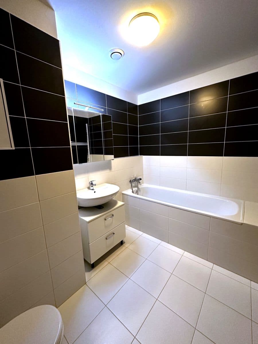 Pronájem bytu 1+kk 66 m², Březenská, Praha, Praha Pronájem bytu 1+kk 66 m², Březenská, Praha, Praha