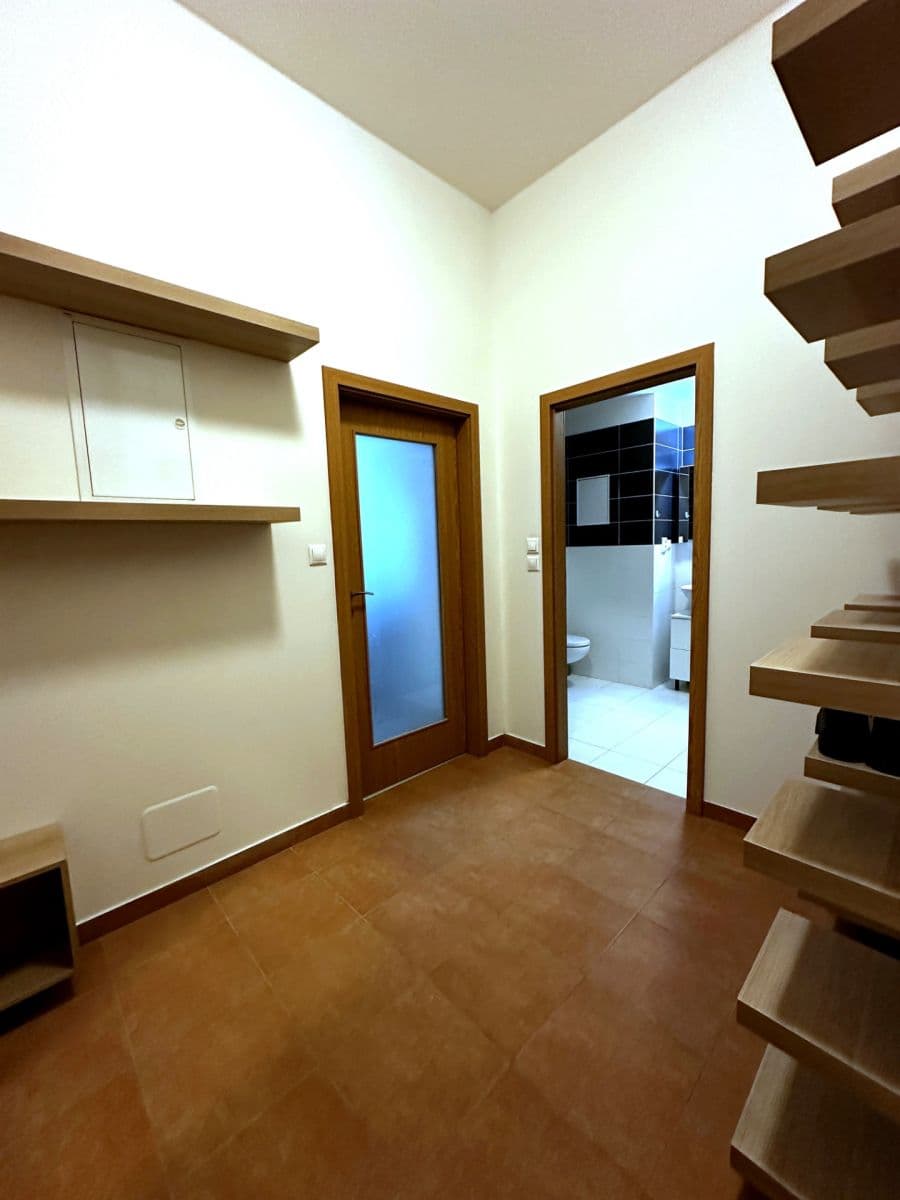 Pronájem bytu 1+kk 66 m², Březenská, Praha, Praha Pronájem bytu 1+kk 66 m², Březenská, Praha, Praha