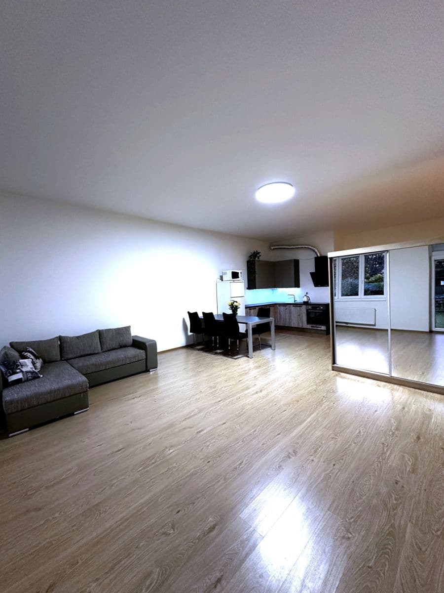 Pronájem bytu 1+kk 66 m², Březenská, Praha, Praha Pronájem bytu 1+kk 66 m², Březenská, Praha, Praha