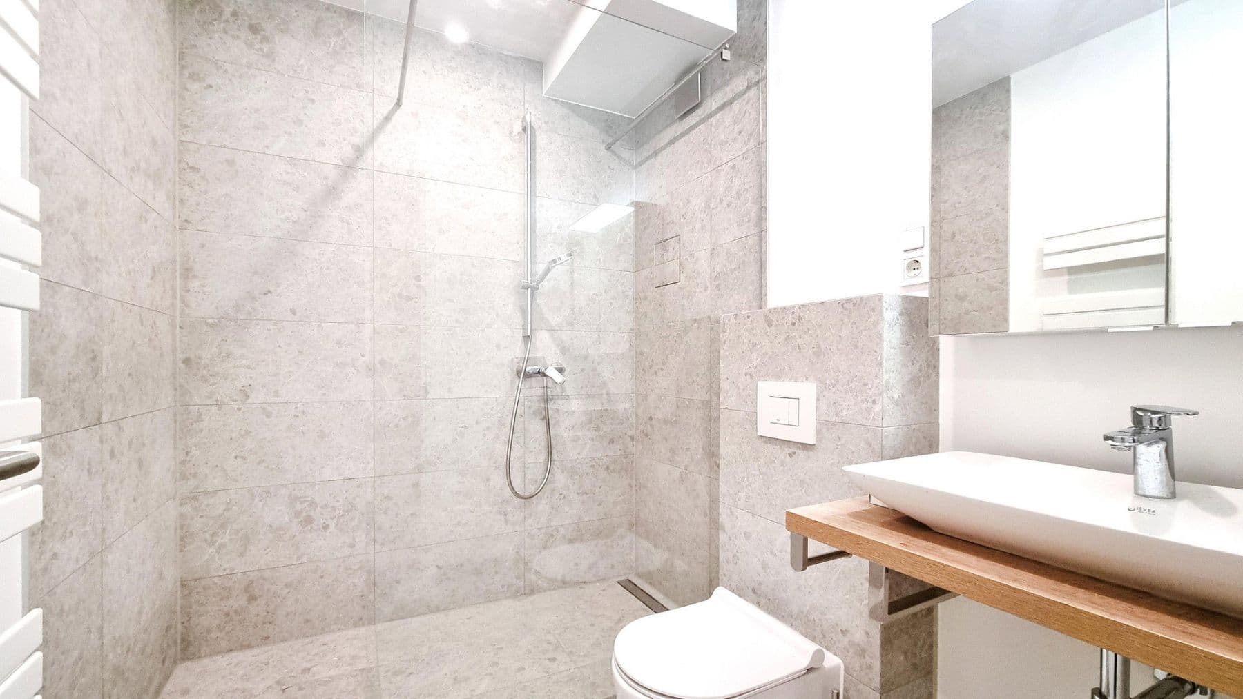 Pronájem bytu 4+1 80 m², Leystraße 42, Wien, Wien Pronájem bytu 4+1 80 m², Leystraße 42, Wien, Wien