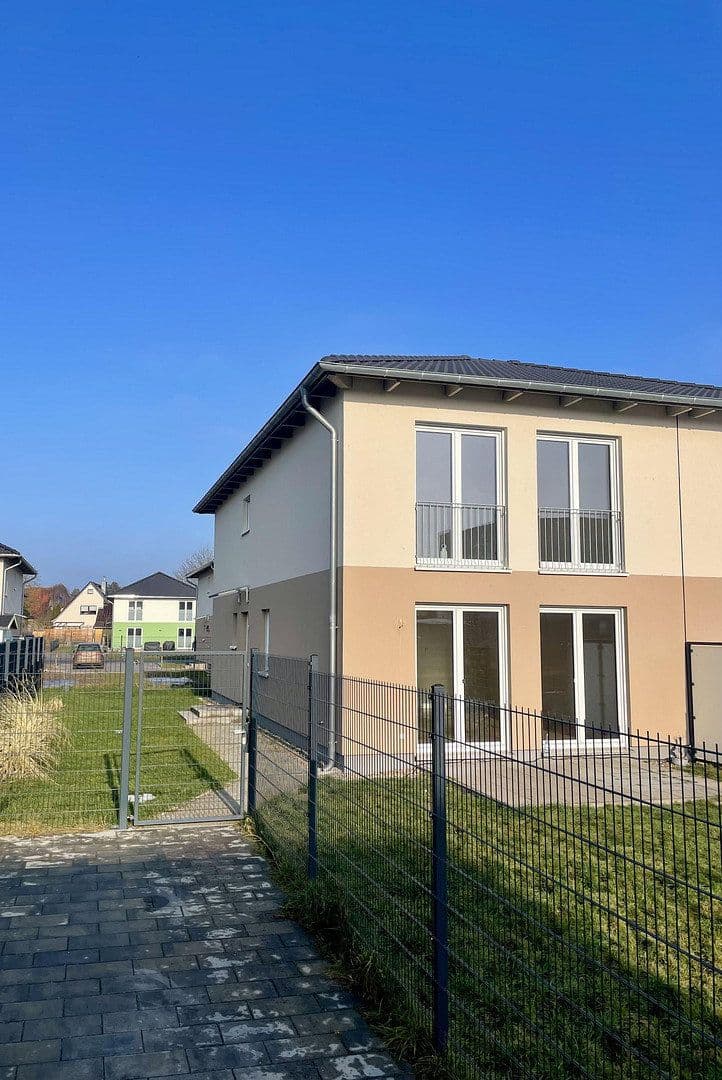 Pronájem domu 140 m², pozemek 400 m², Schöneiche bei Berlin, Braniborsko Pronájem domu 140 m², pozemek 400 m², Schöneiche bei Berlin, Braniborsko