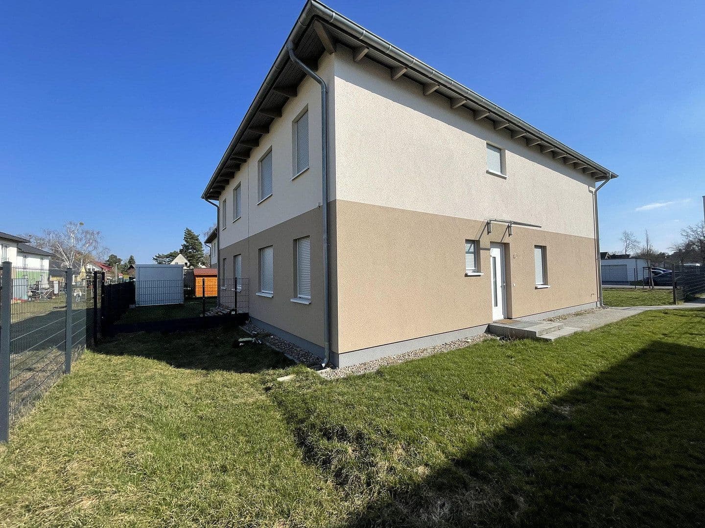 Pronájem domu 140 m², pozemek 400 m², Schöneiche bei Berlin, Braniborsko Pronájem domu 140 m², pozemek 400 m², Schöneiche bei Berlin, Braniborsko