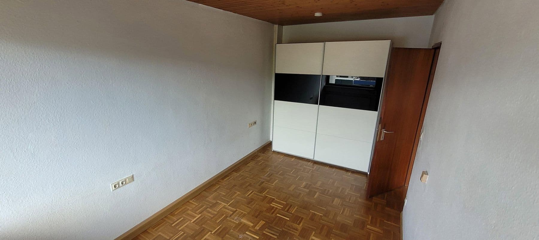 Pronájem bytu 3+1 74 m², Limburgstraße, Dettingen unter Teck, Bádensko-Württembersko Pronájem bytu 3+1 74 m², Limburgstraße, Dettingen unter Teck, Bádensko-Württembersko