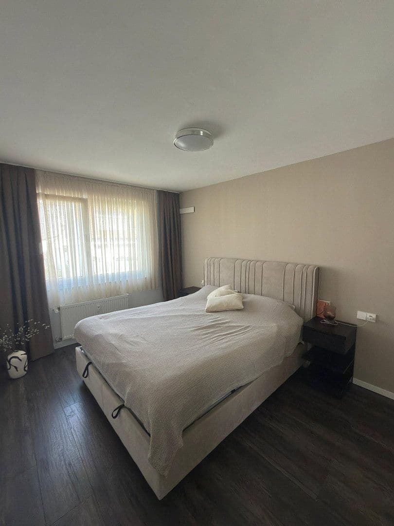 Pronájem bytu 3+1 74 m², Schwieberdingen, Bádensko-Württembersko Pronájem bytu 3+1 74 m², Schwieberdingen, Bádensko-Württembersko