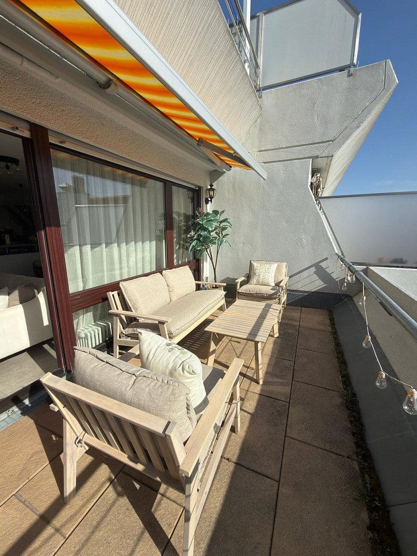 Pronájem bytu 3+1 74 m², Schwieberdingen, Bádensko-Württembersko Pronájem bytu 3+1 74 m², Schwieberdingen, Bádensko-Württembersko