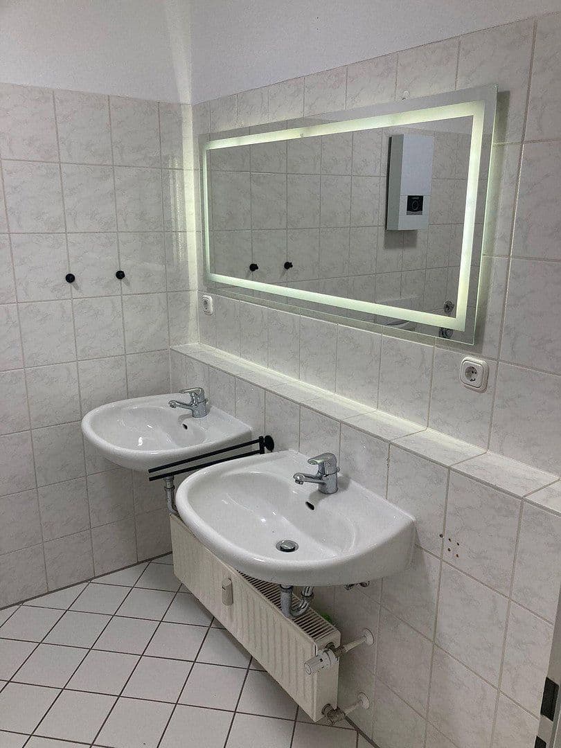 Pronájem bytu 4+1 102 m², Markusstr. 9, Niederkassel, Severní Porýní-Vestfálsko Pronájem bytu 4+1 102 m², Markusstr. 9, Niederkassel, Severní Porýní-Vestfálsko