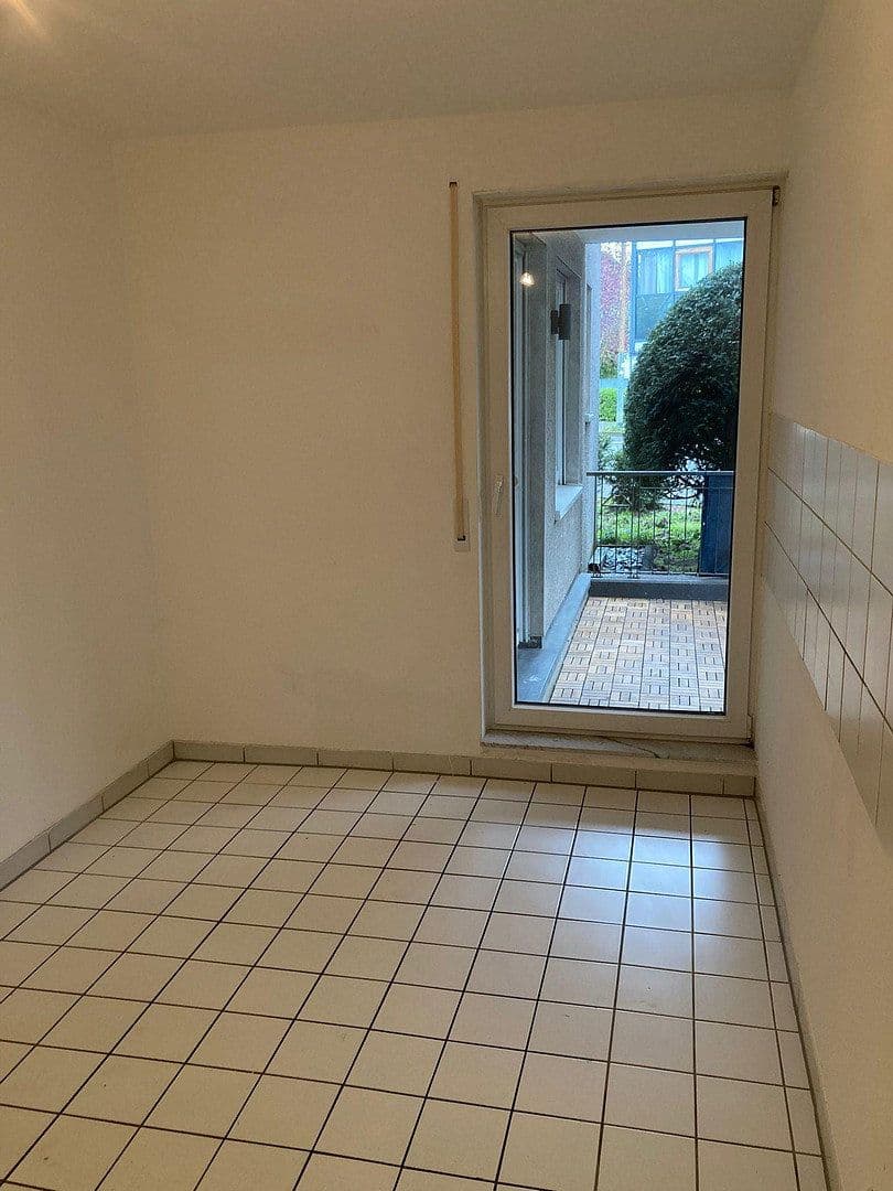 Pronájem bytu 4+1 102 m², Markusstr. 9, Niederkassel, Severní Porýní-Vestfálsko Pronájem bytu 4+1 102 m², Markusstr. 9, Niederkassel, Severní Porýní-Vestfálsko