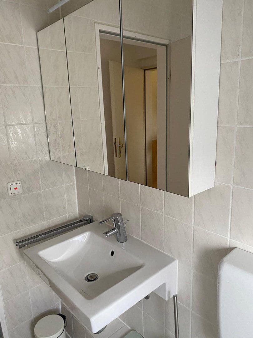 Pronájem bytu 2+1 35 m², Kirchgasse 51, Wiesbaden, Hessen Pronájem bytu 2+1 35 m², Kirchgasse 51, Wiesbaden, Hessen