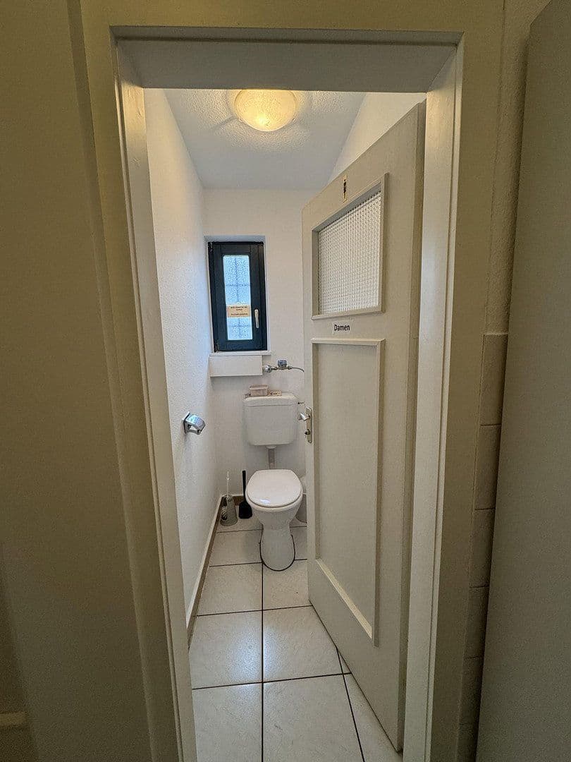 Pronájem kanceláře 114 m², Beethovenstraße, Villingen-Schwenningen, Bádensko-Württembersko Pronájem kanceláře 114 m², Beethovenstraße, Villingen-Schwenningen, Bádensko-Württembersko