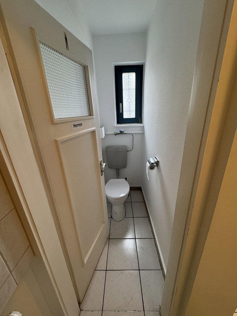 Pronájem kanceláře 114 m², Beethovenstraße, Villingen-Schwenningen, Bádensko-Württembersko Pronájem kanceláře 114 m², Beethovenstraße, Villingen-Schwenningen, Bádensko-Württembersko